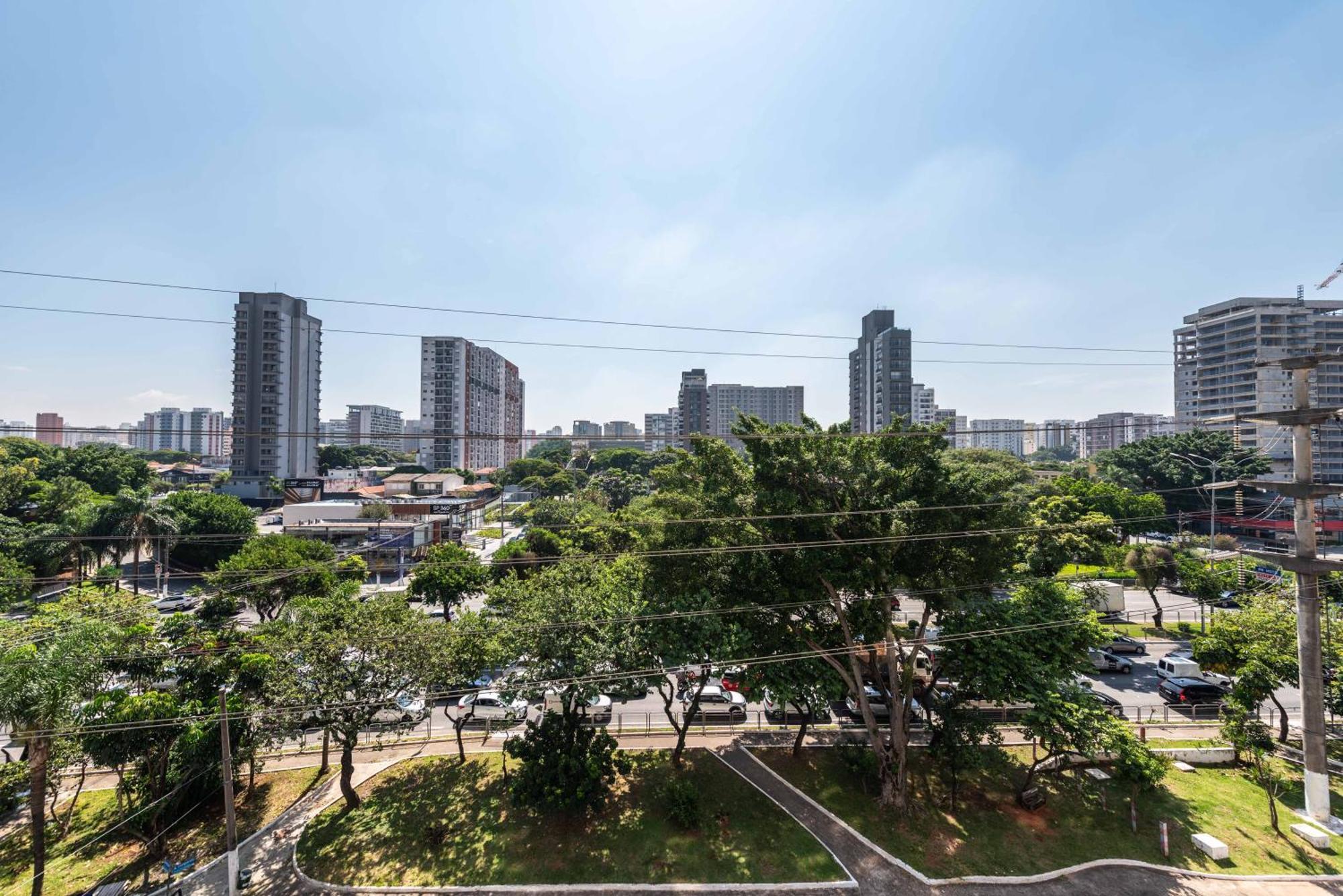 Premium Campo Belo, Fast Wi-fi , Wide, Illuminated Apartment Sao Paulo